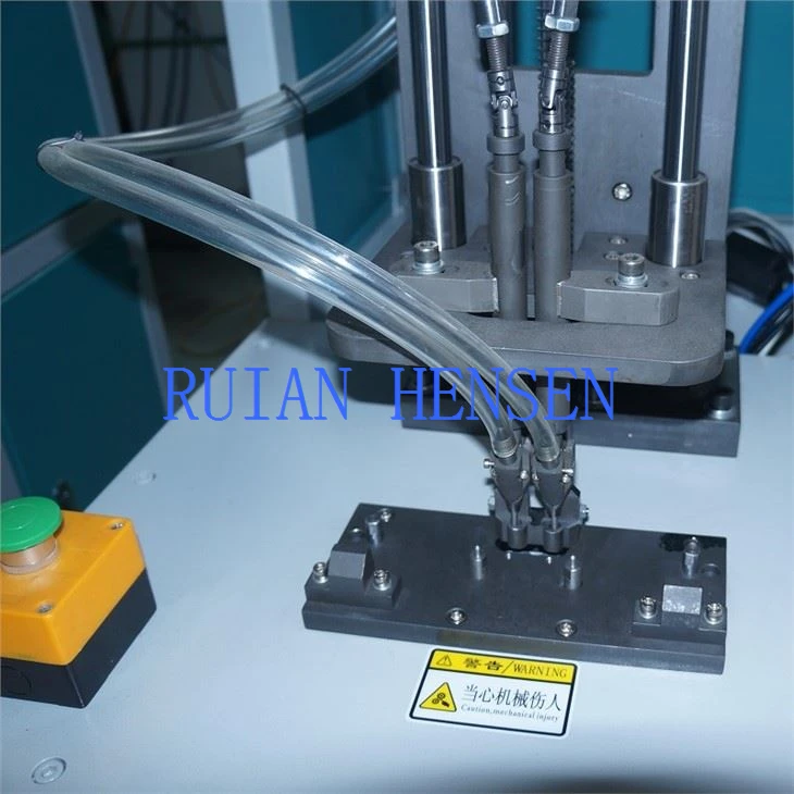Automatic screw driving machine